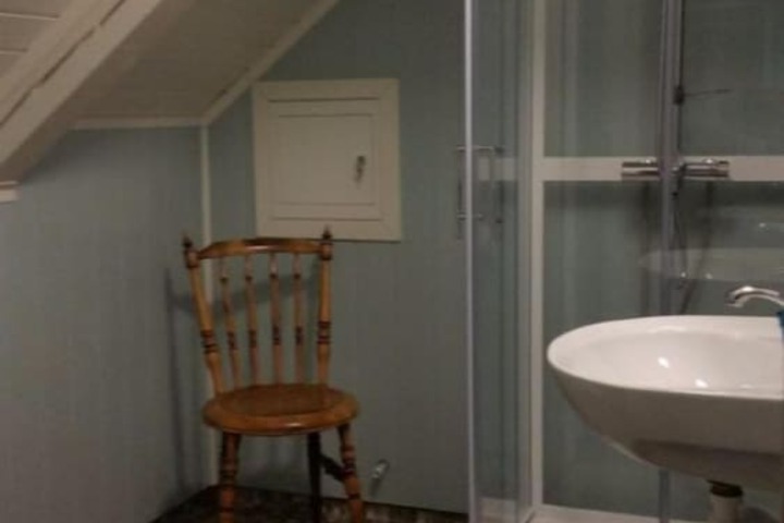 Room 17 of 37