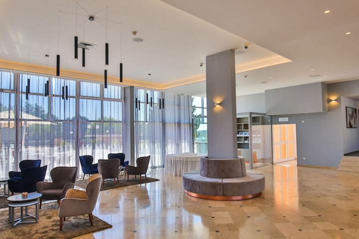 Hotel Interior 6 of 91