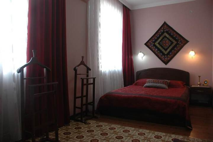 Room 6 of 45