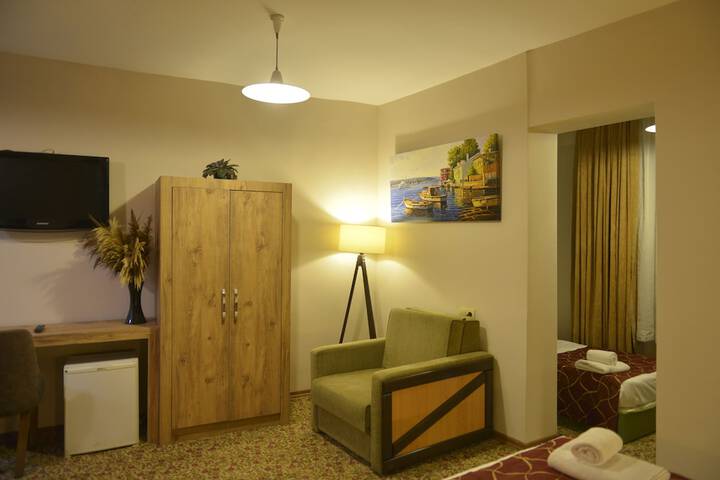 Room 10 of 46
