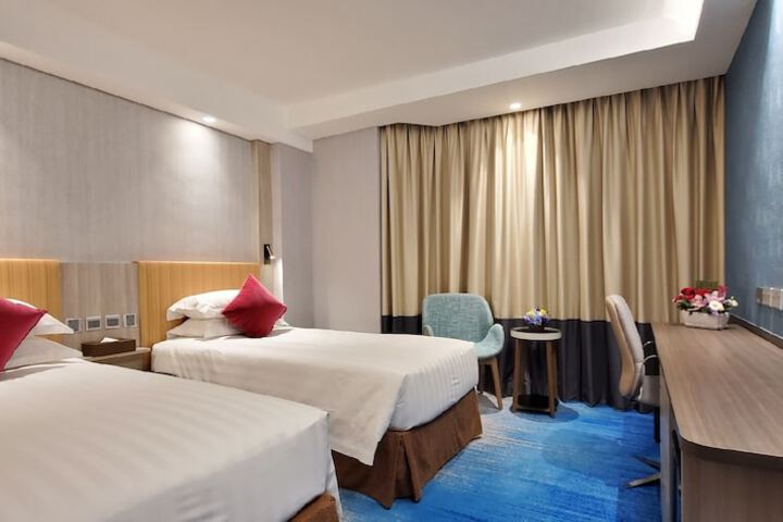 Room 20 of 103