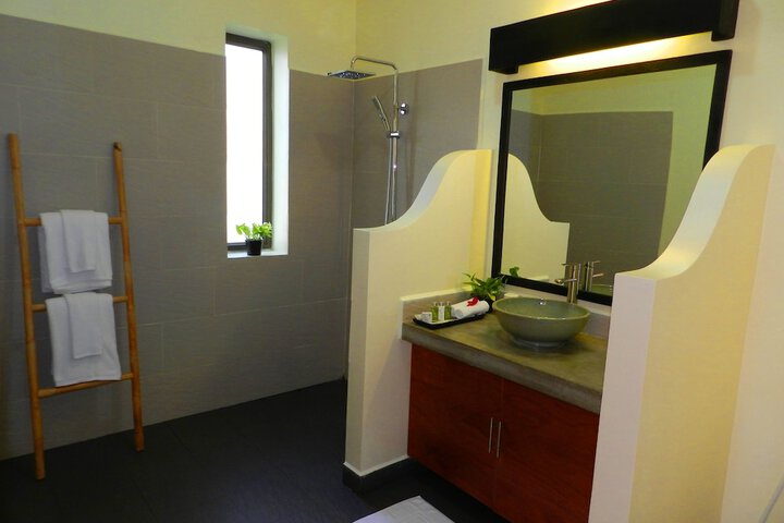 Room 8 of 36