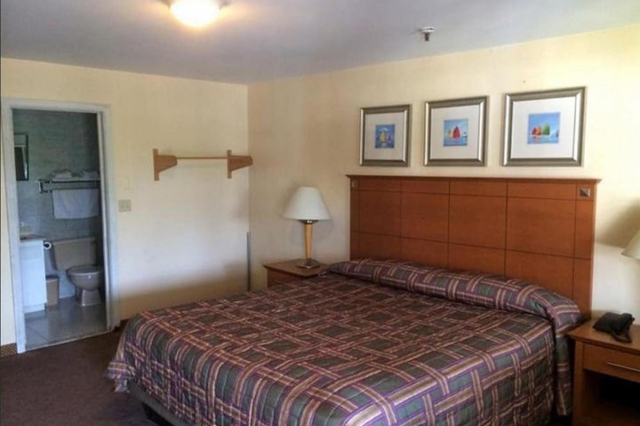 Room 21 of 35