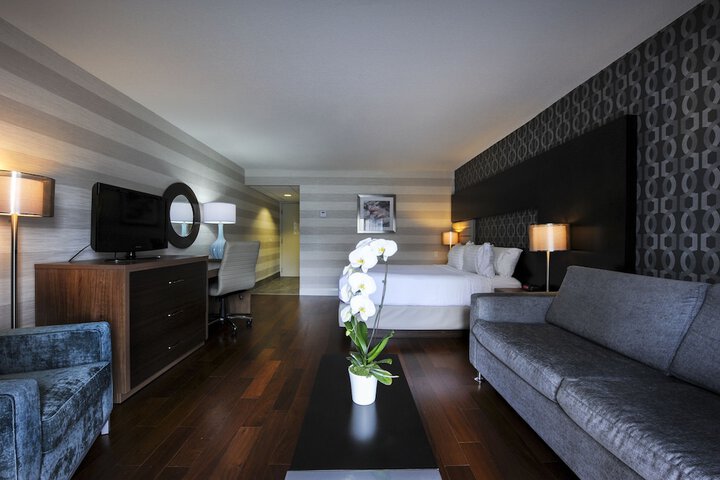 Room 9 of 53