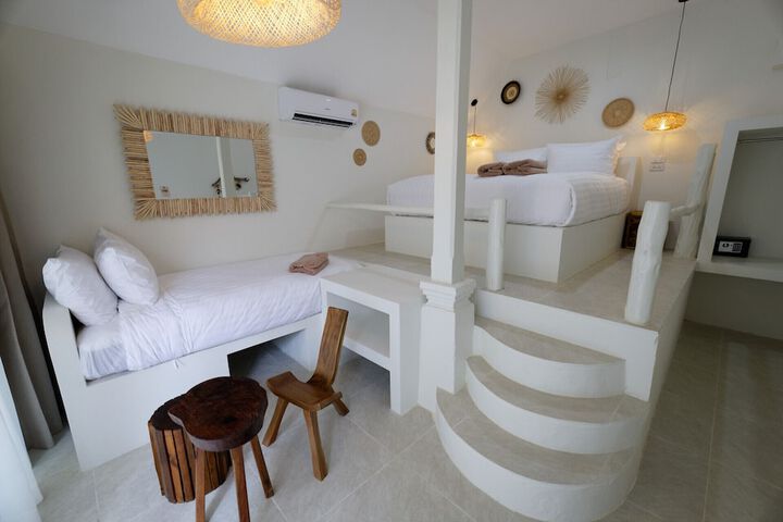 Room 5 of 68
