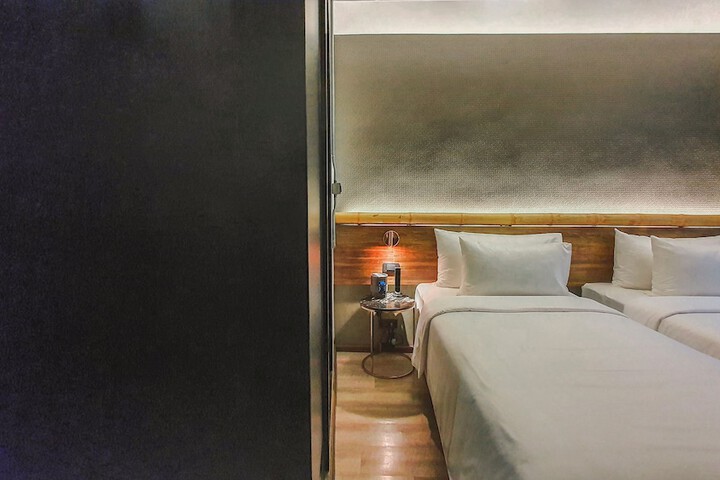 Room 14 of 98