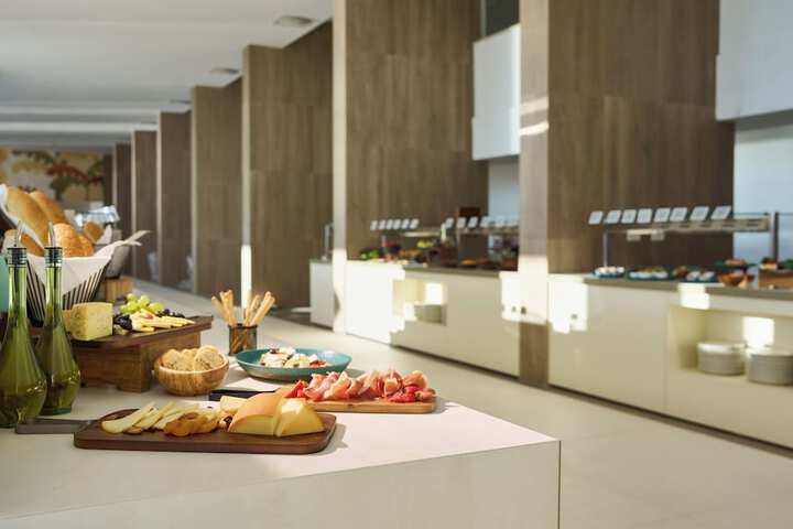 Dining 55 of 60