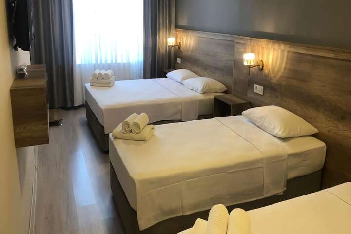 Room 8 of 42