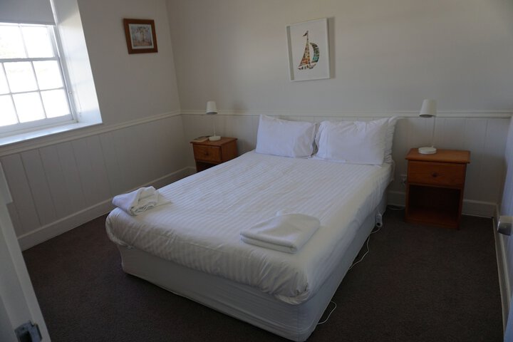 Room 18 of 179