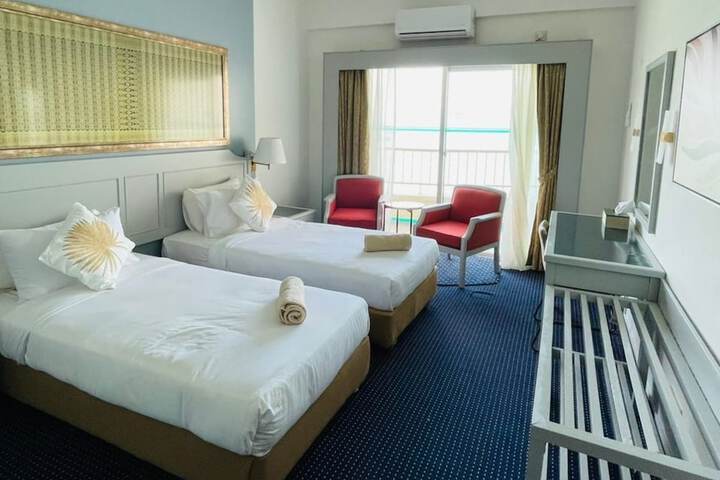 Room 2 of 650