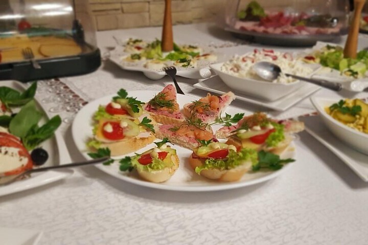 Dining 36 of 41