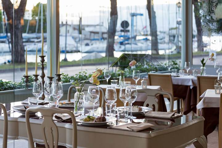 Dining Photos
