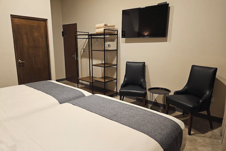 Room 6 of 47