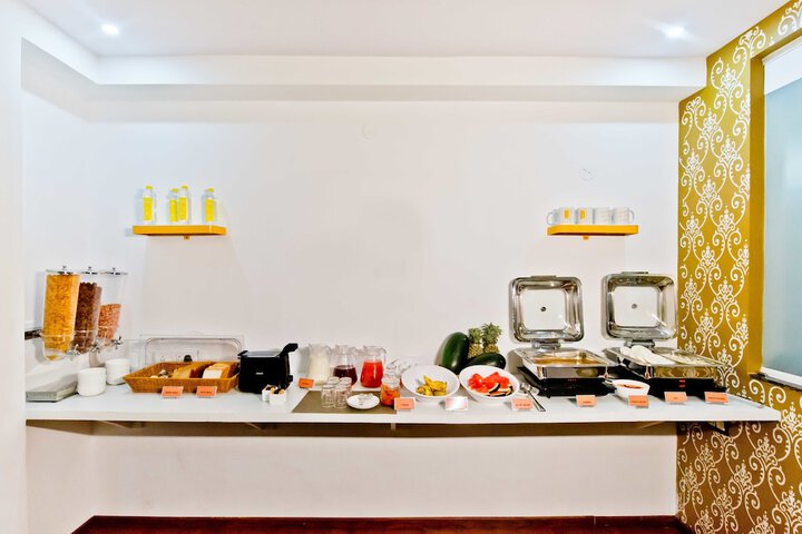 Dining 33 of 40