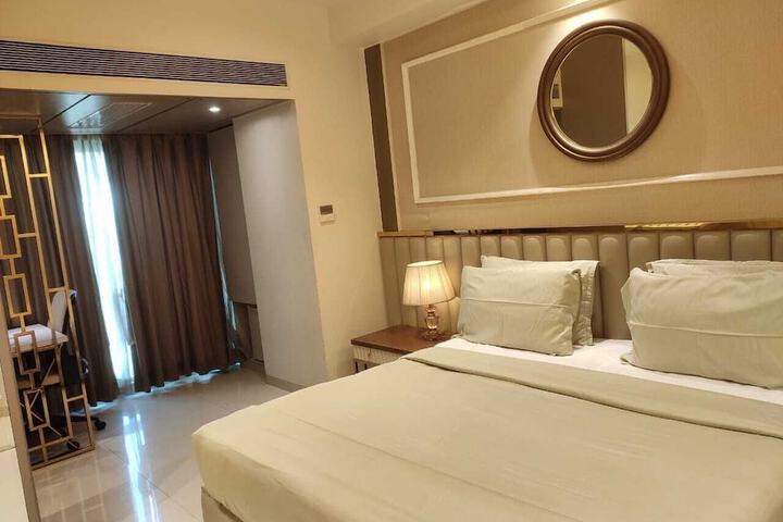 Room 29 of 48