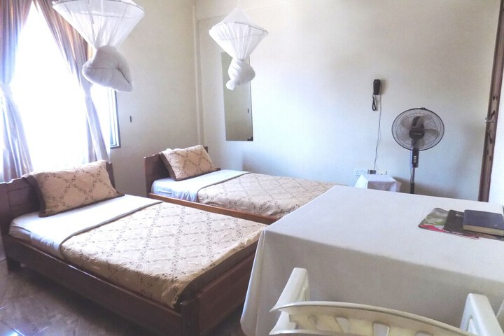 Room 4 of 24