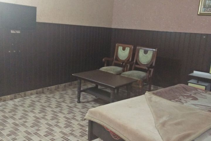Room 5 of 17
