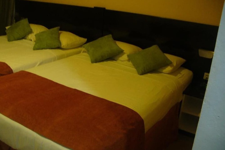 Room 15 of 33