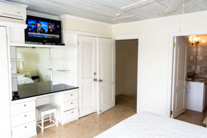 Room 15 of 37