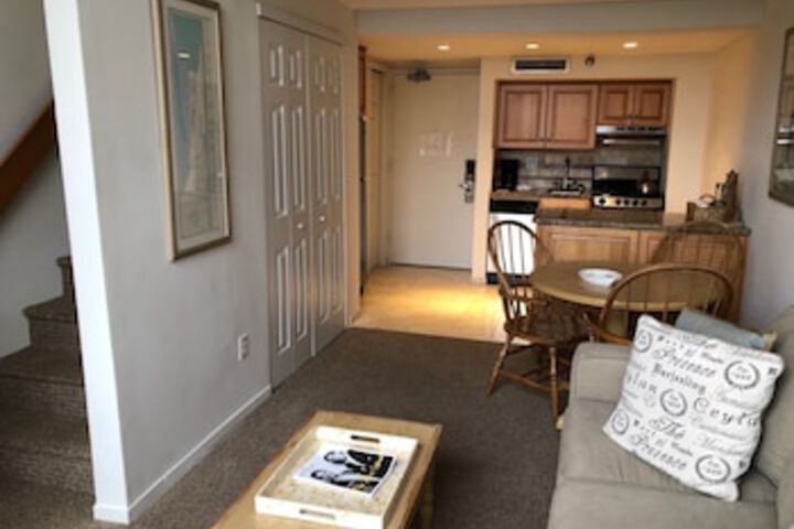 Room 106 of 237