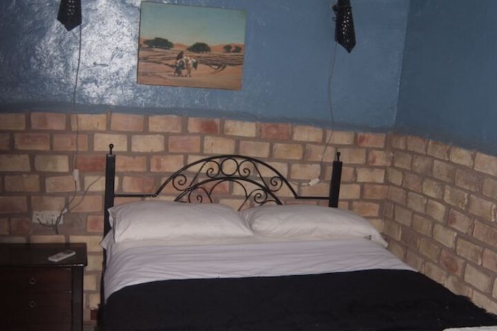 Room 13 of 124