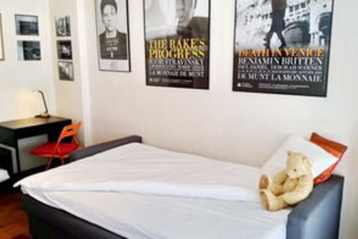 Room 16 of 33