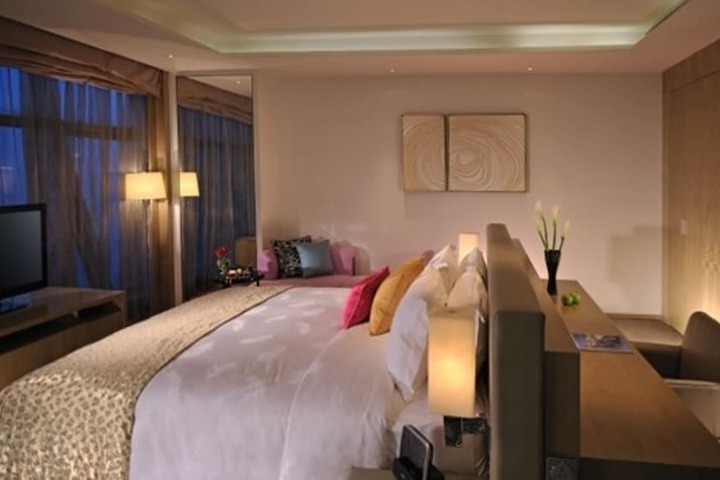 Room 11 of 51