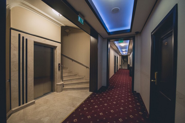 Ballroom/Hall 57 of 66