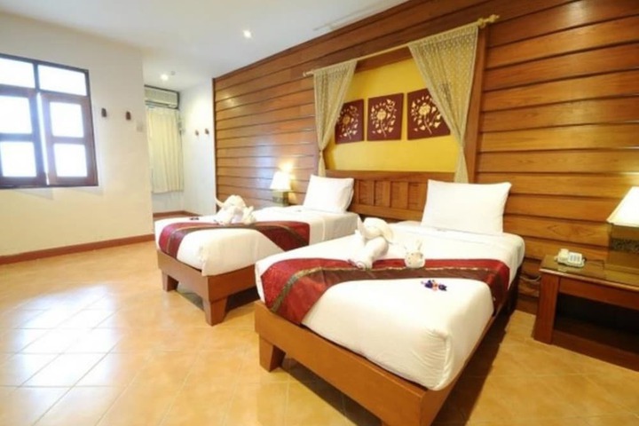 Room 10 of 46
