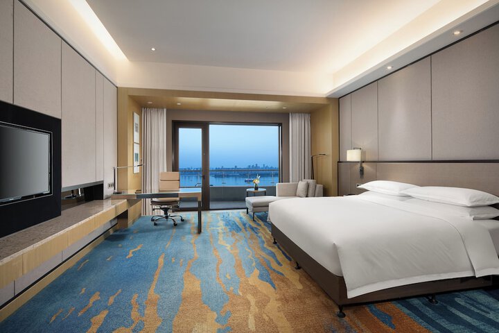 Room 20 of 97