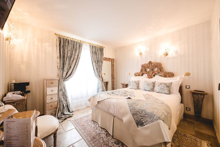 Room 4 of 112
