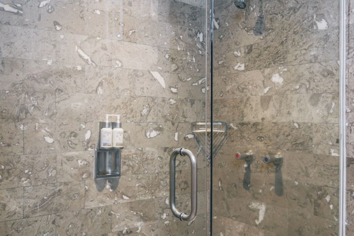 Room 31 of 77