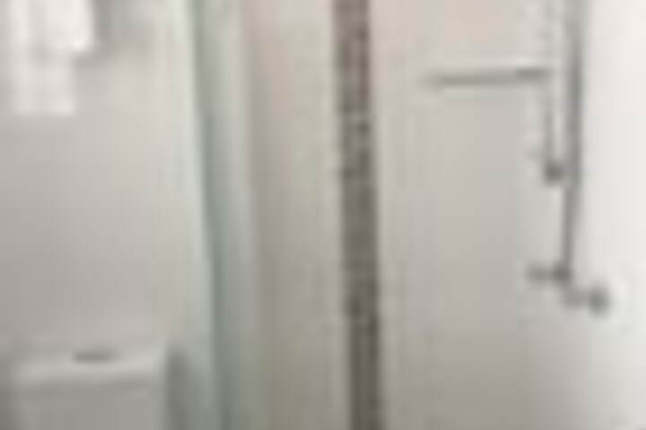 Room 5 of 132