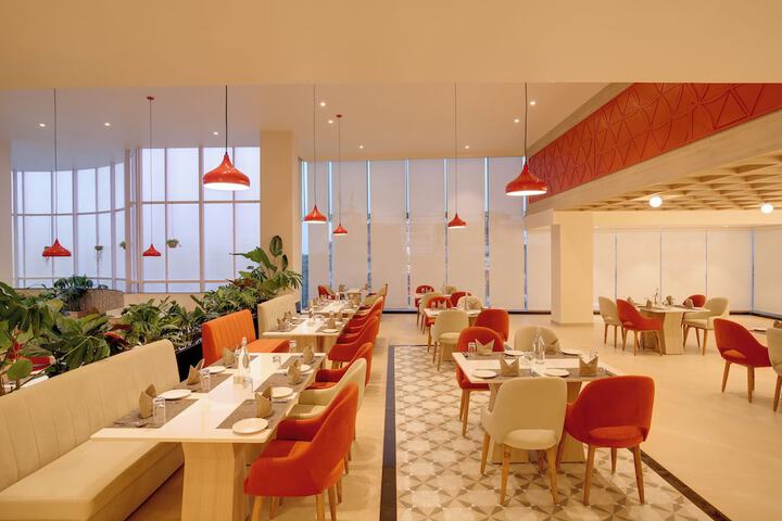 Dining 52 of 70