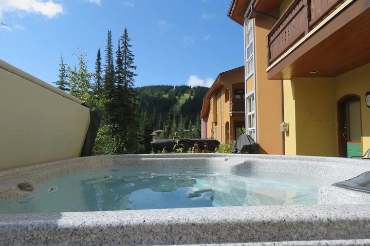 Pool 10 of 13
