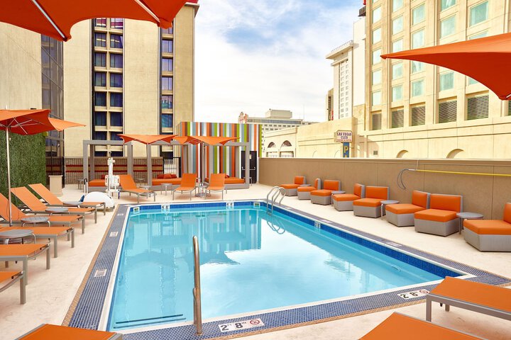 Pool 9 of 25
