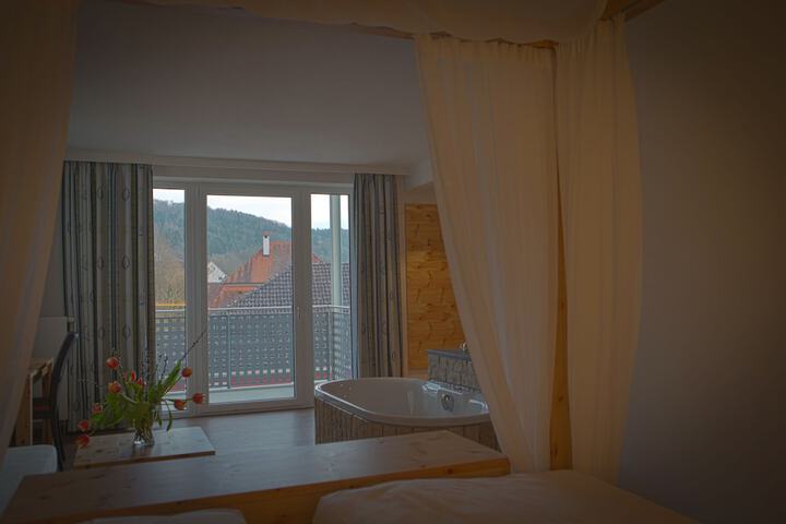 Room 13 of 34