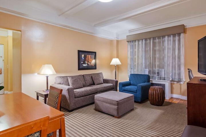 Best Western Plus Hospitality House New York | Bookonline.com