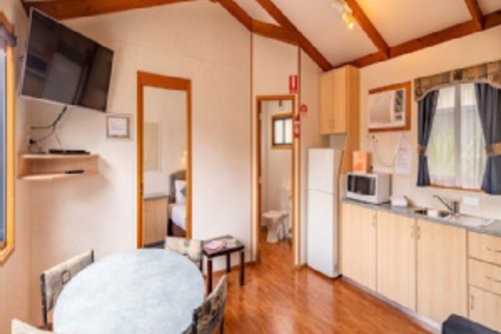 Room 452 of 611