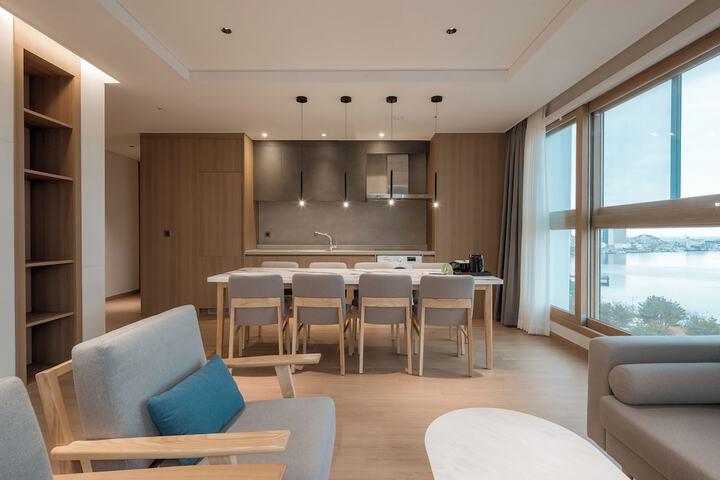 Room 46 of 106