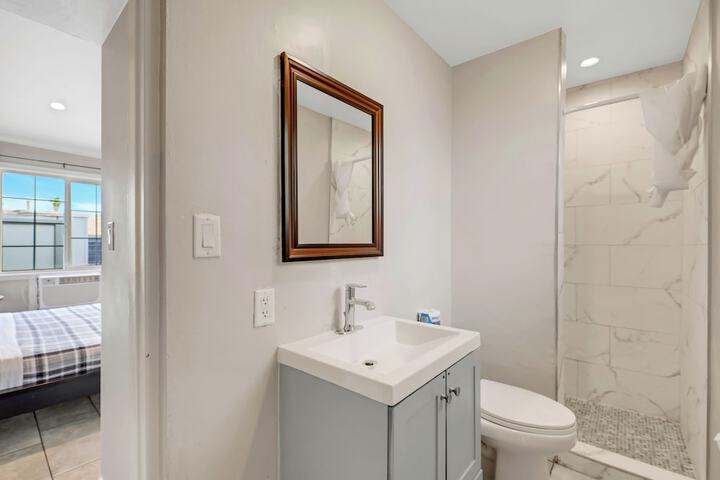 Suite King Bed Kitchenette Ground Floor (11 of 15)