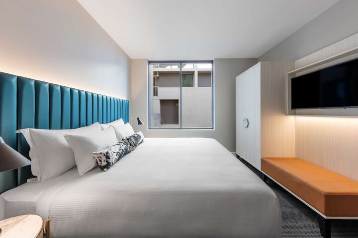Room 40 of 87