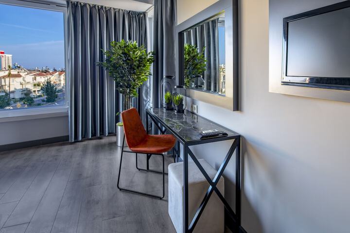 Room 8 of 62