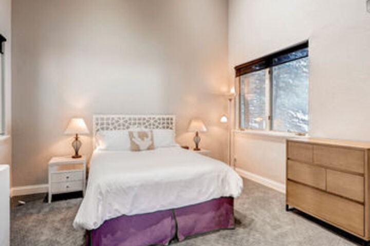 Room 17 of 47