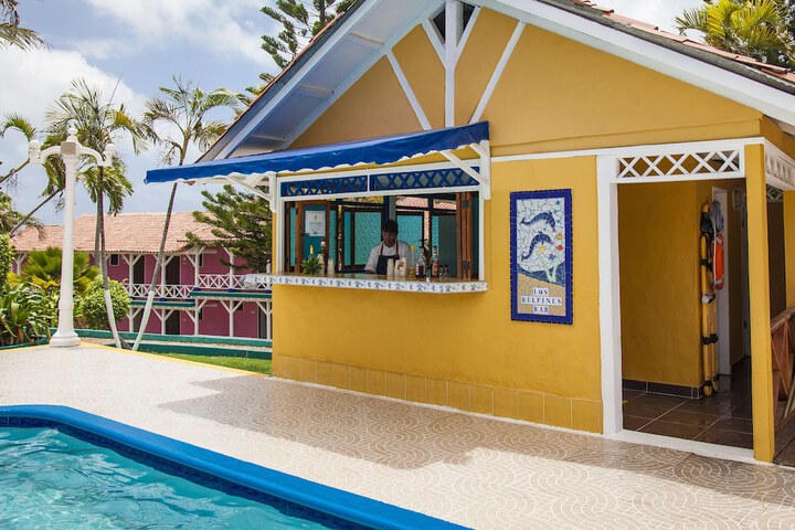Hotel Pool