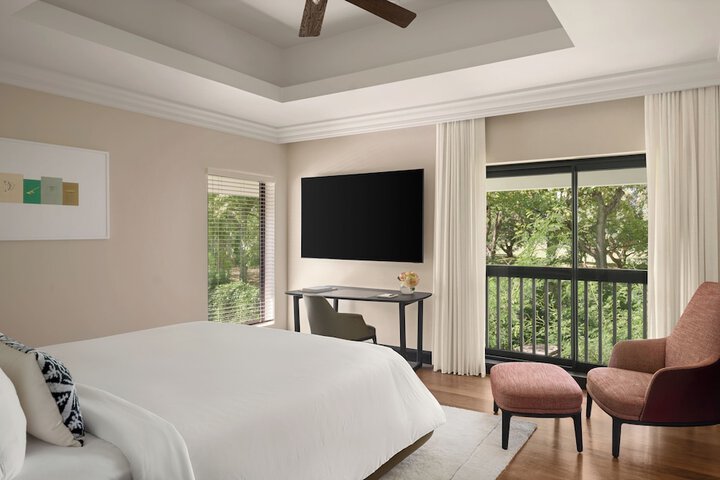 Room 25 of 210