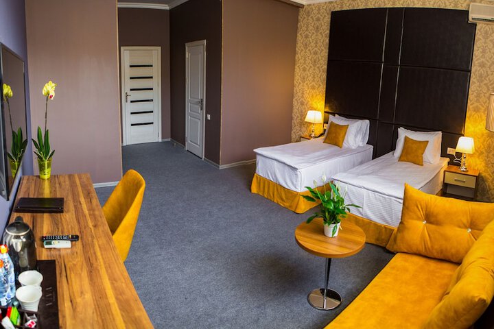 Room 6 of 46