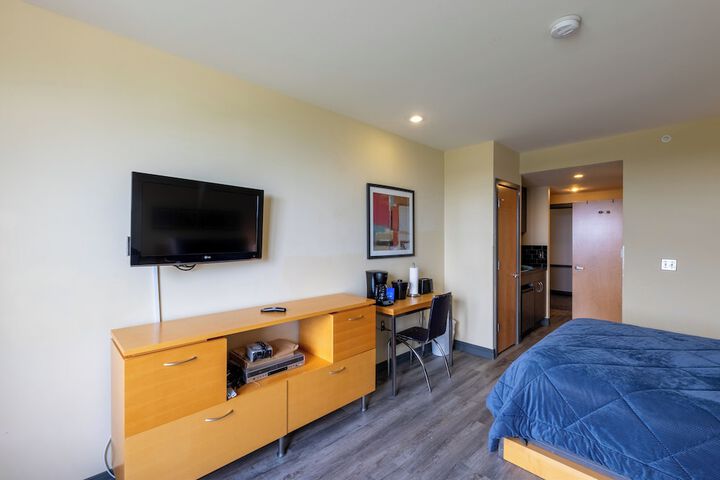 Room 5 of 38
