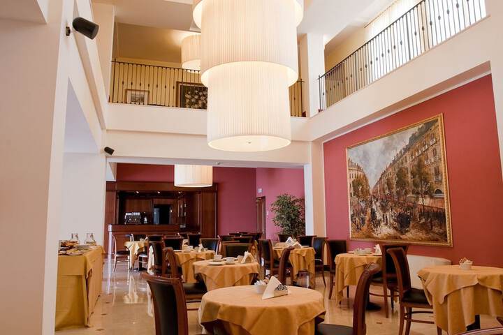 Breakfast area
