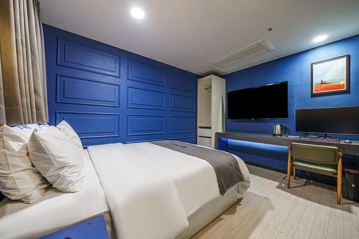 Room 63 of 165
